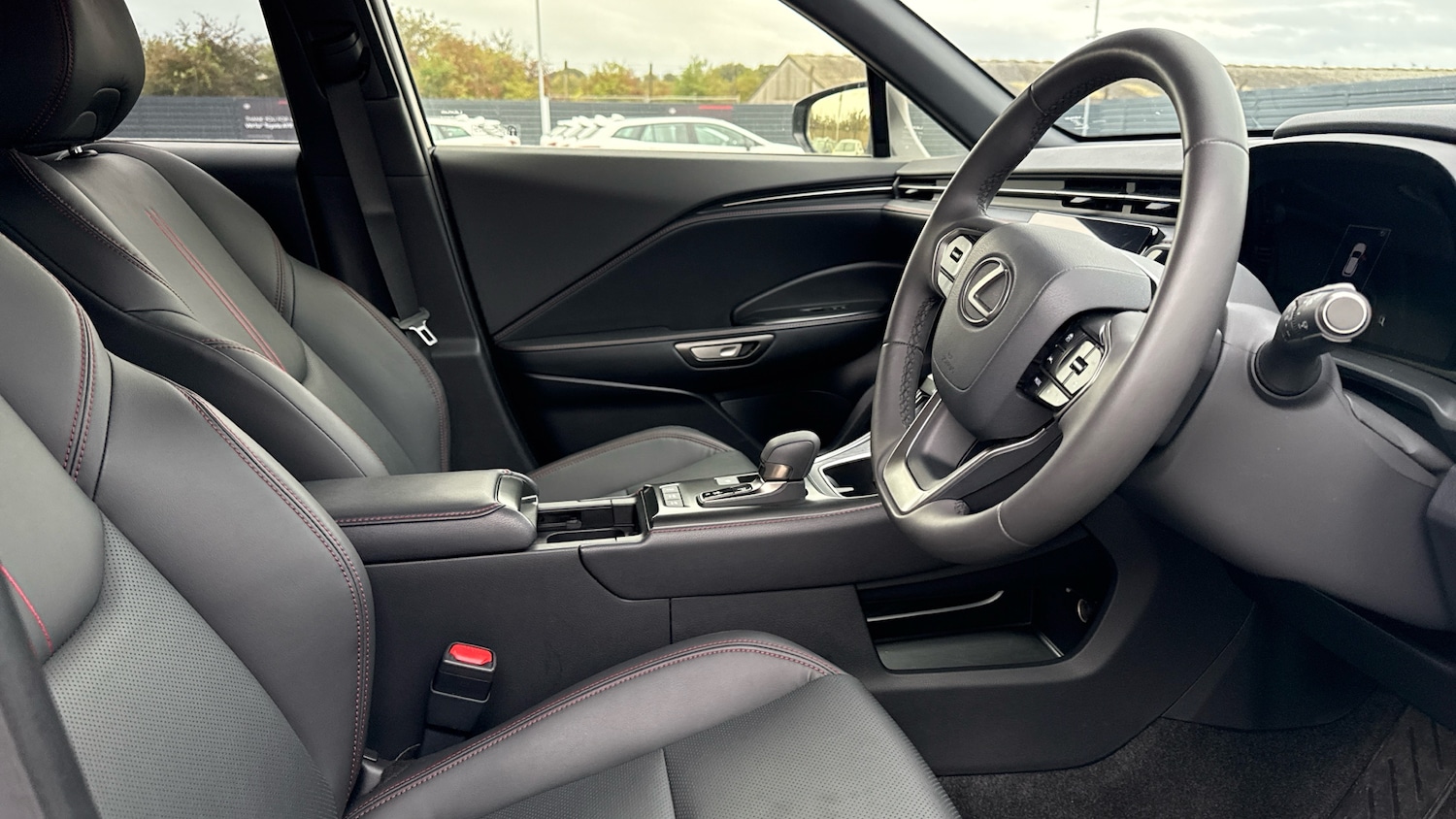 Used Lexus LBX 2024 for sale - 76117304: Photo 11