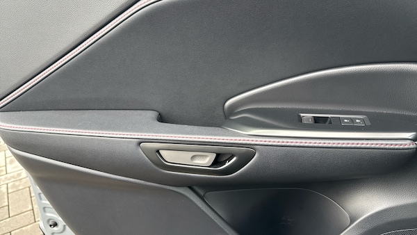 Used Lexus LBX 2024 for sale - 76117304: Photo 26