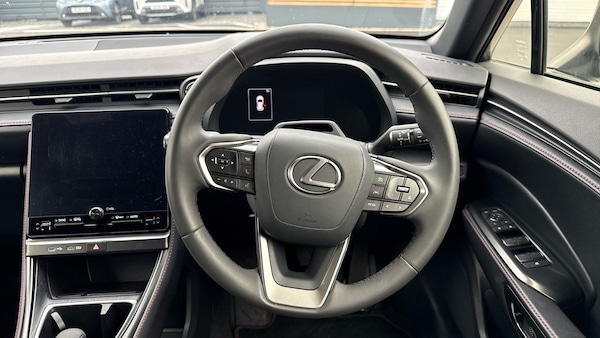 Used Lexus LBX 2024 for sale - 76117304: Photo 8