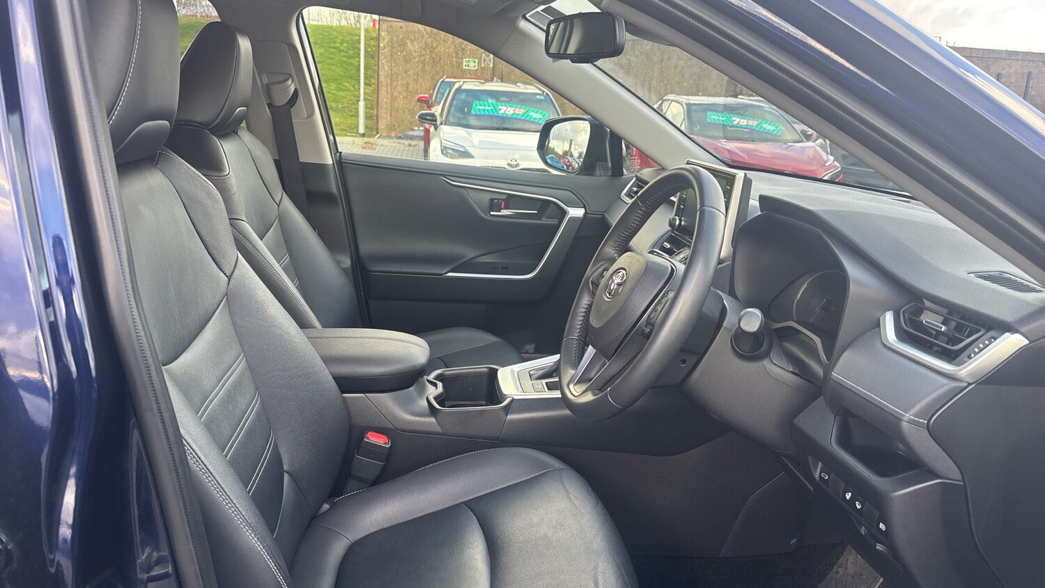 Used Toyota RAV4 2022 for sale - 76322452: Photo 11