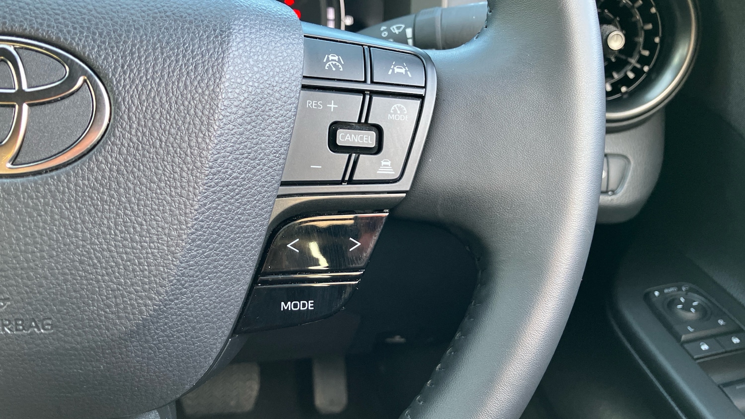 Used Toyota C-HR 2024 for sale - 77662456: Photo 37