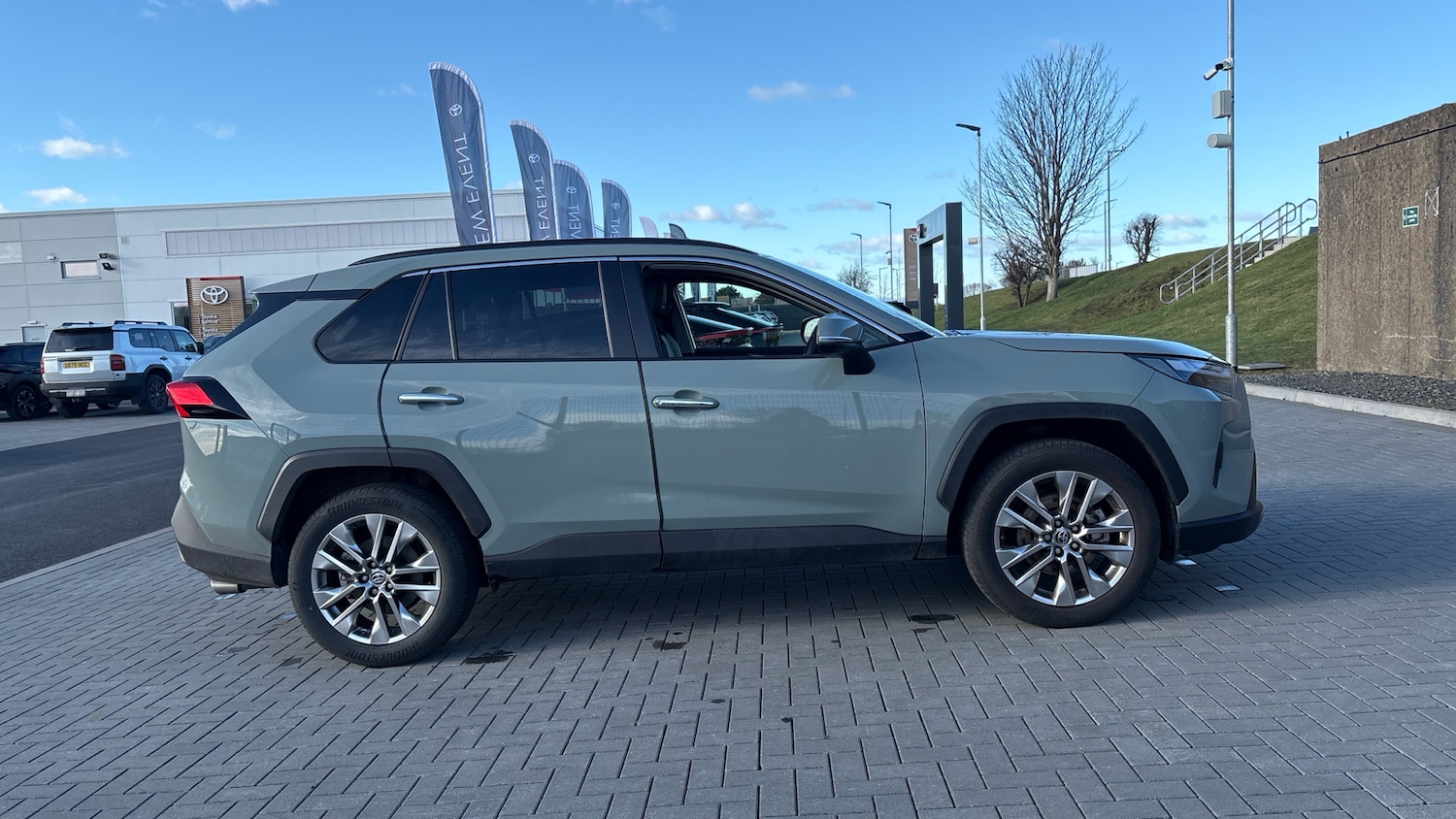 Used Toyota RAV4 2023 for sale - 77665510: Photo 16