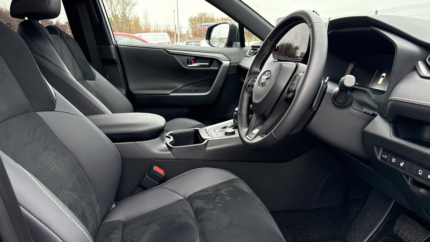 Used Toyota RAV4 2025 for sale - 76948185: Photo 11