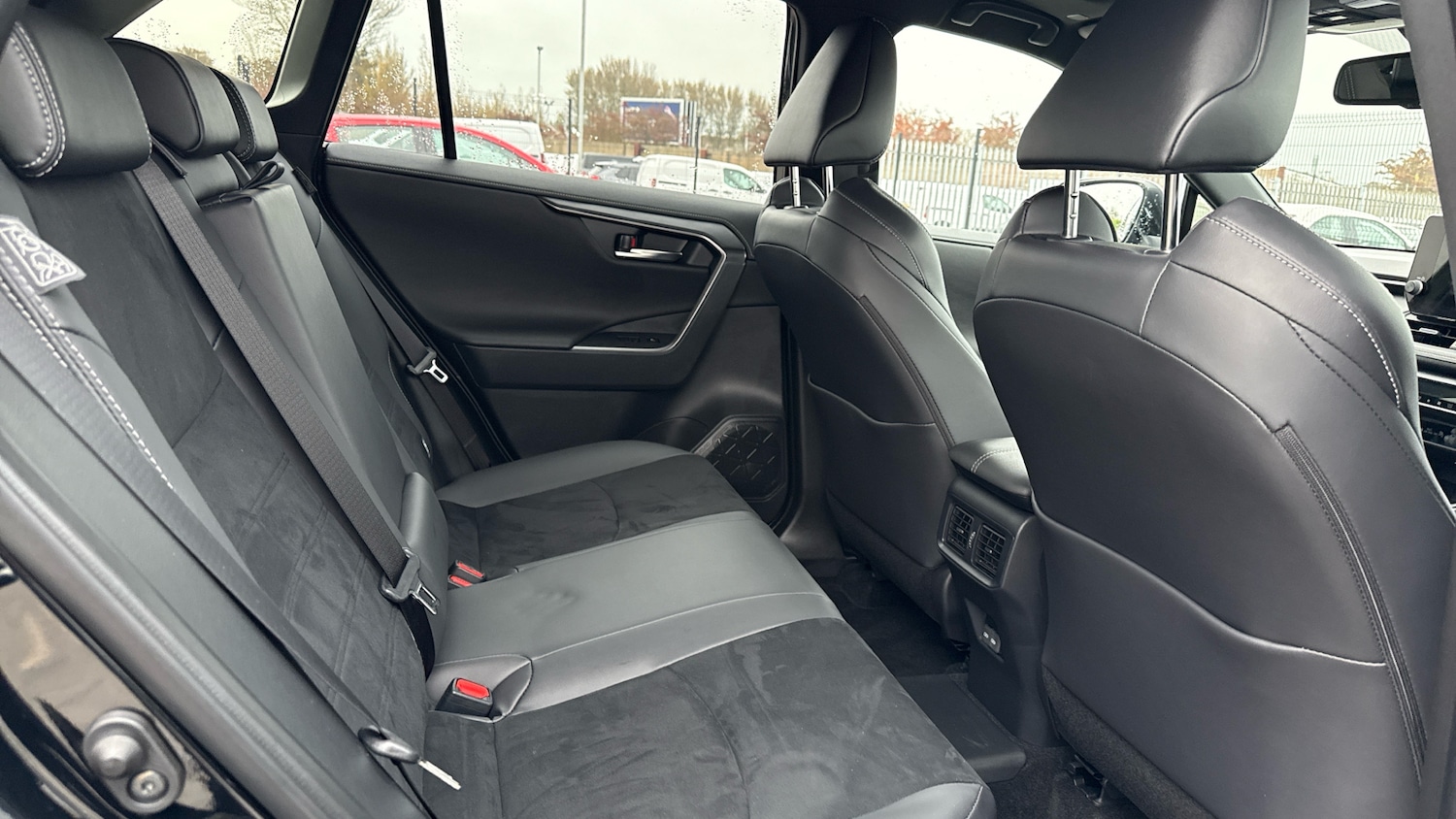 Used Toyota RAV4 2025 for sale - 76948185: Photo 12