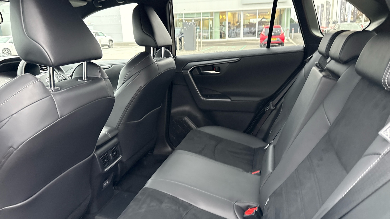 Used Toyota RAV4 2025 for sale - 76948185: Photo 13