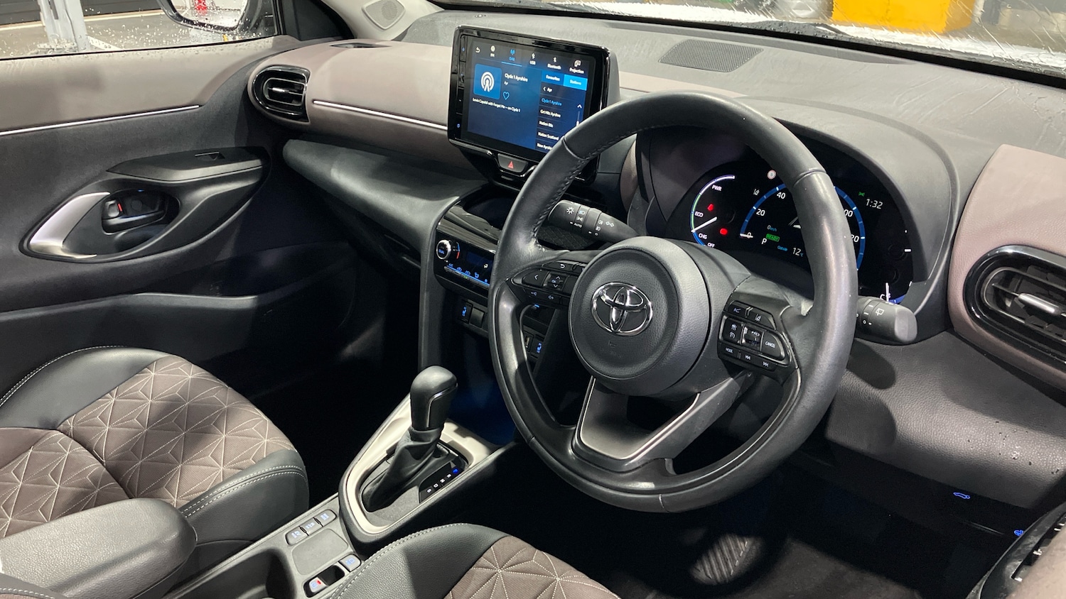 Used Toyota Yaris Cross 2024 for sale - 76374600: Photo 11