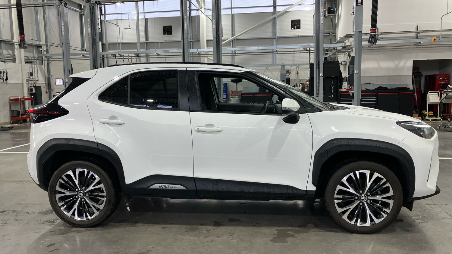 Used Toyota Yaris Cross 2024 for sale - 76374600: Photo 16