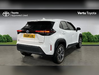 Used Toyota Yaris Cross 2024 for sale - 76374600: Photo