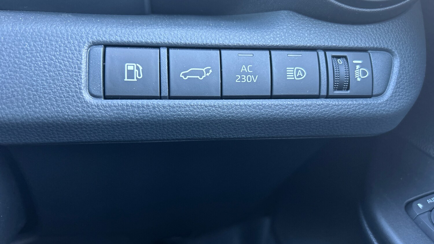 Used Toyota C-HR 2025 for sale - 77431561: Photo 35