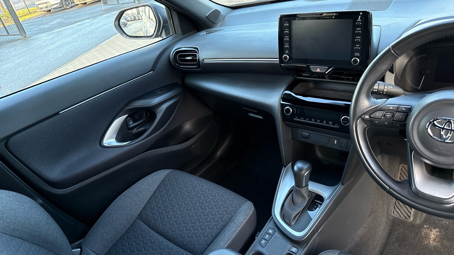 Used Toyota Yaris Cross 2023 for sale - 77730759: Photo 14