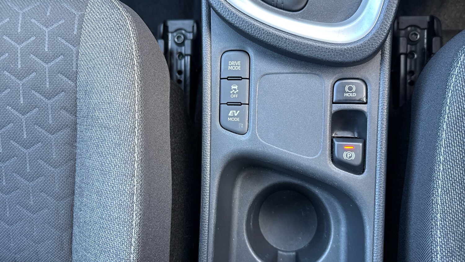 Used Toyota Yaris Cross 2023 for sale - 77730759: Photo 36