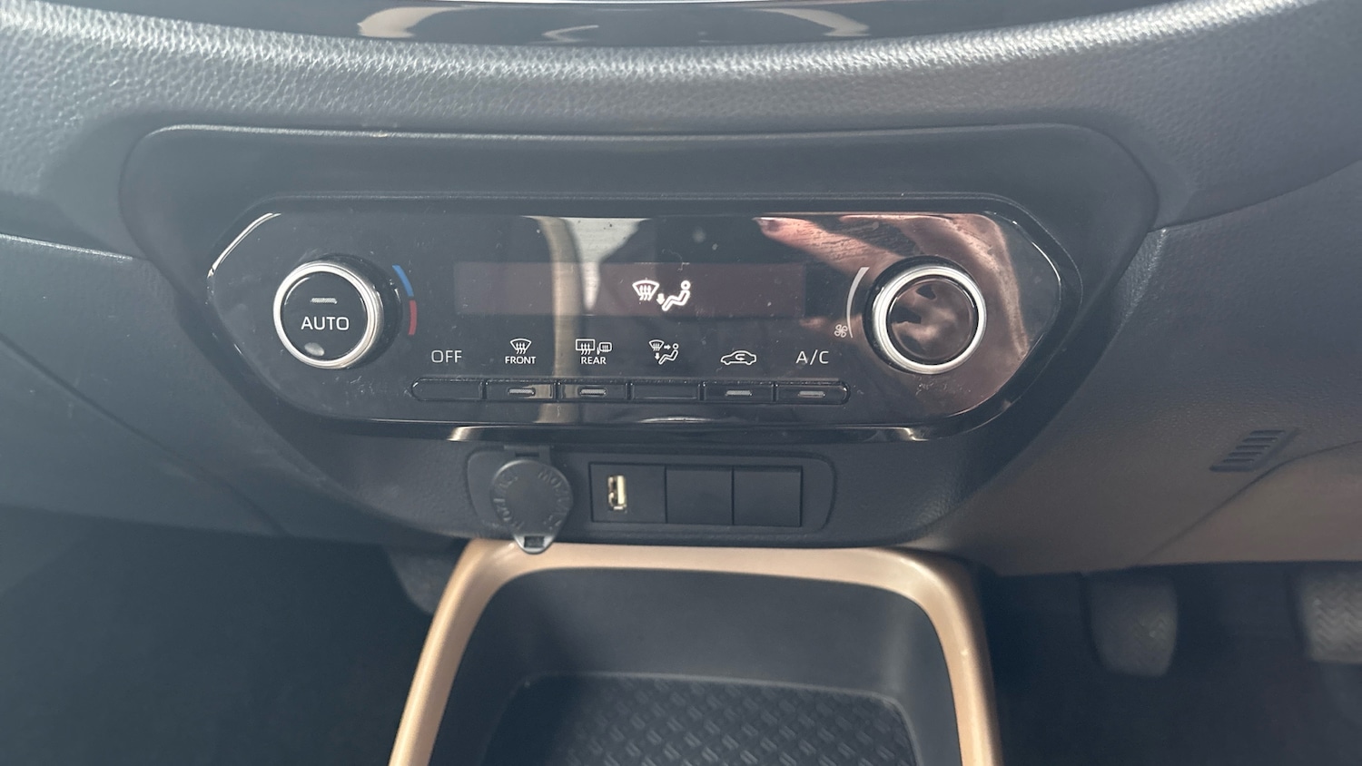 Used Toyota Aygo X 2023 for sale - 76625629: Photo 28