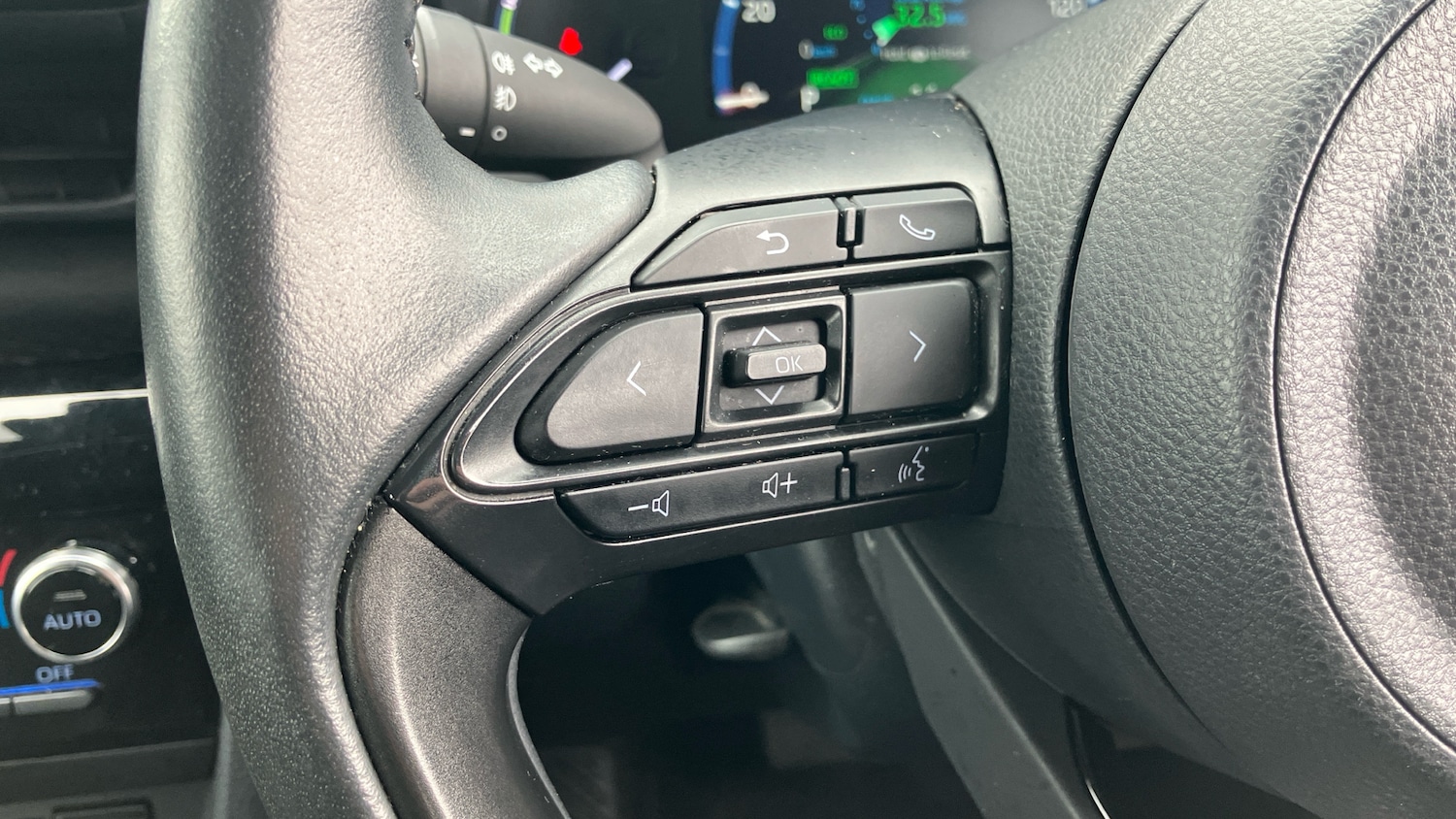 Used Toyota Yaris Cross 2022 for sale - 76252591: Photo 28