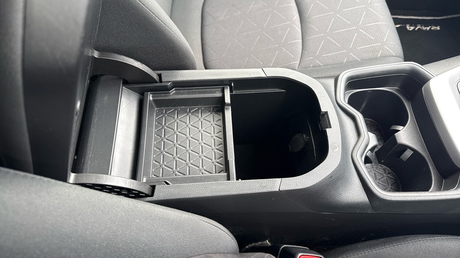 Used Toyota RAV4 2019 for sale - 78027076: Photo 23