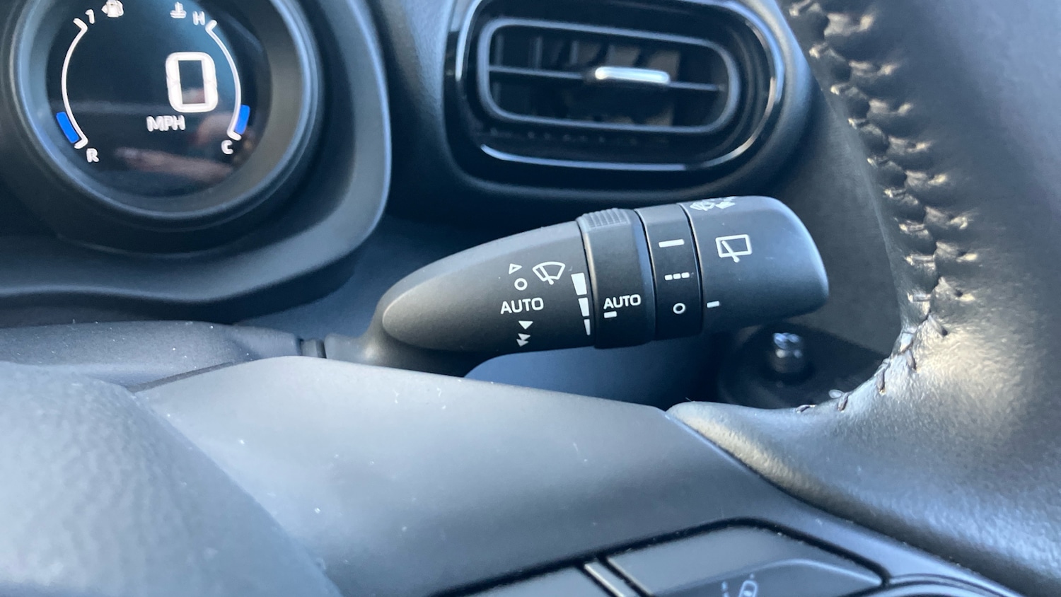 Used Toyota Yaris 2020 for sale - 76787041: Photo 32