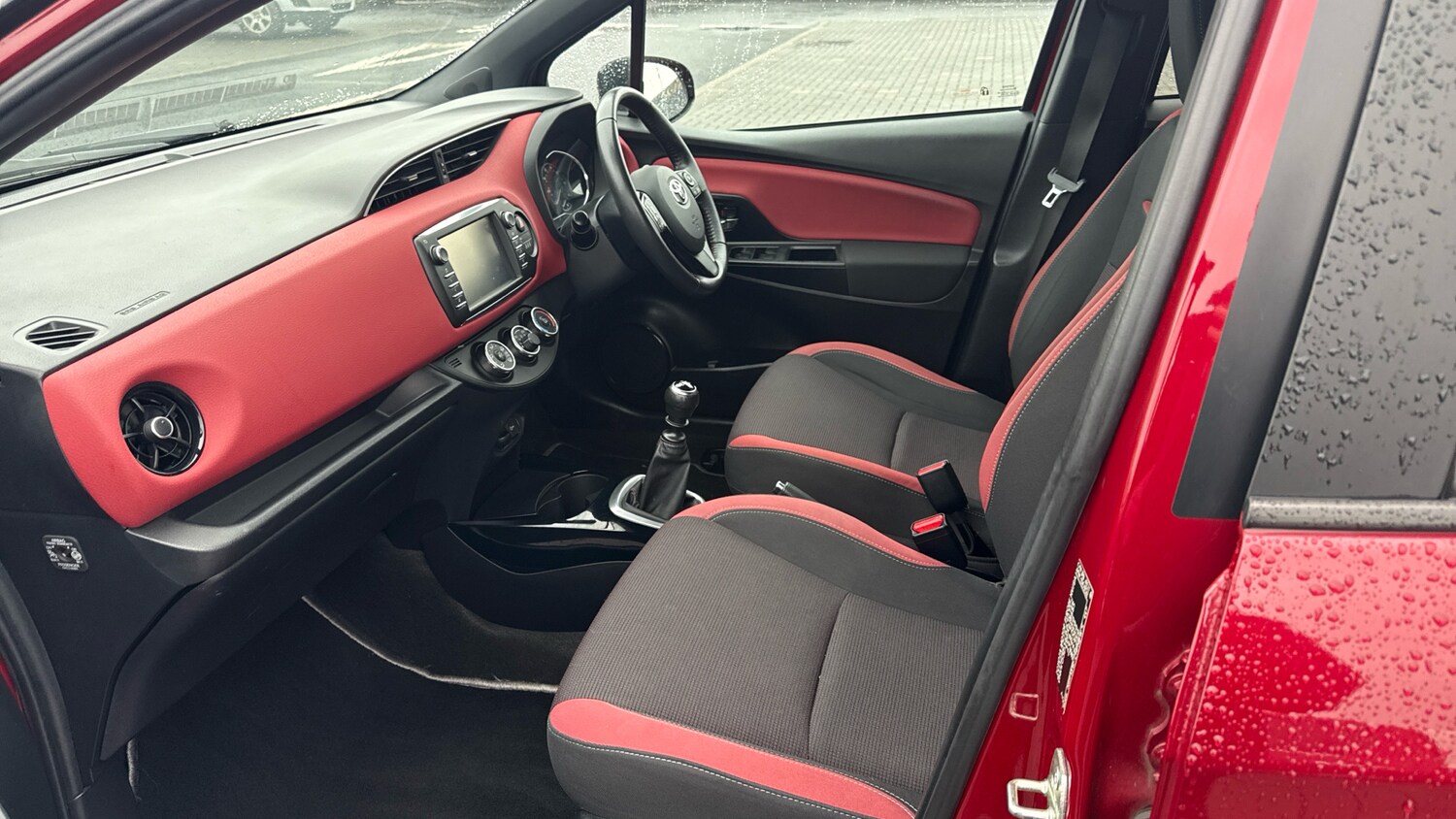 Used Toyota Yaris 2017 for sale - 77847615: Photo 10