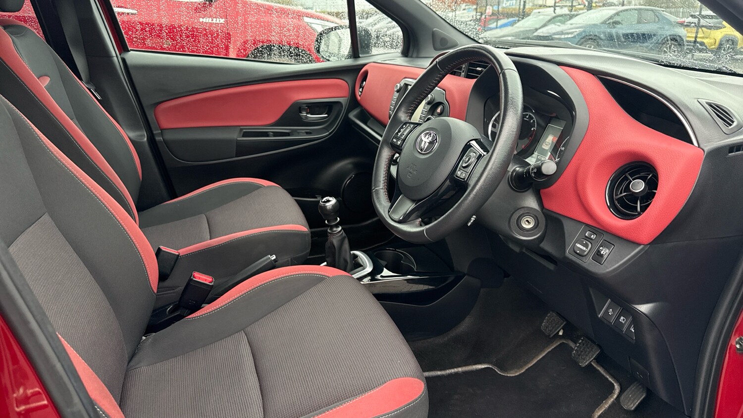 Used Toyota Yaris 2017 for sale - 77847615: Photo 11