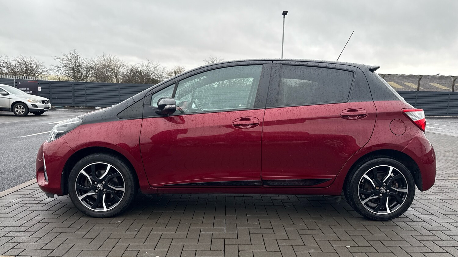 Used Toyota Yaris 2017 for sale - 77847615: Photo 17