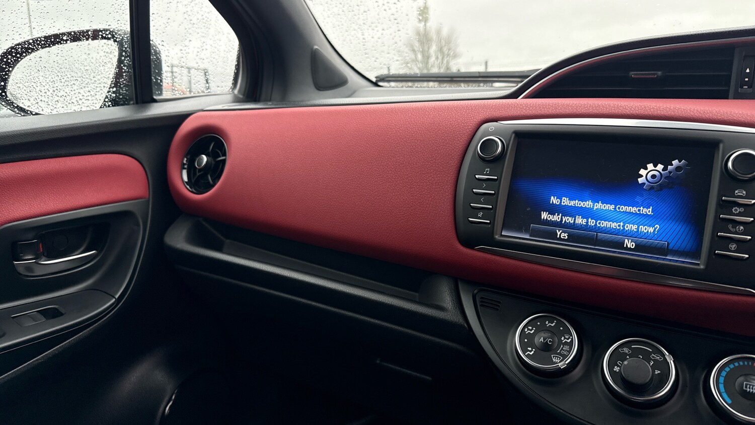 Used Toyota Yaris 2017 for sale - 77847615: Photo 23