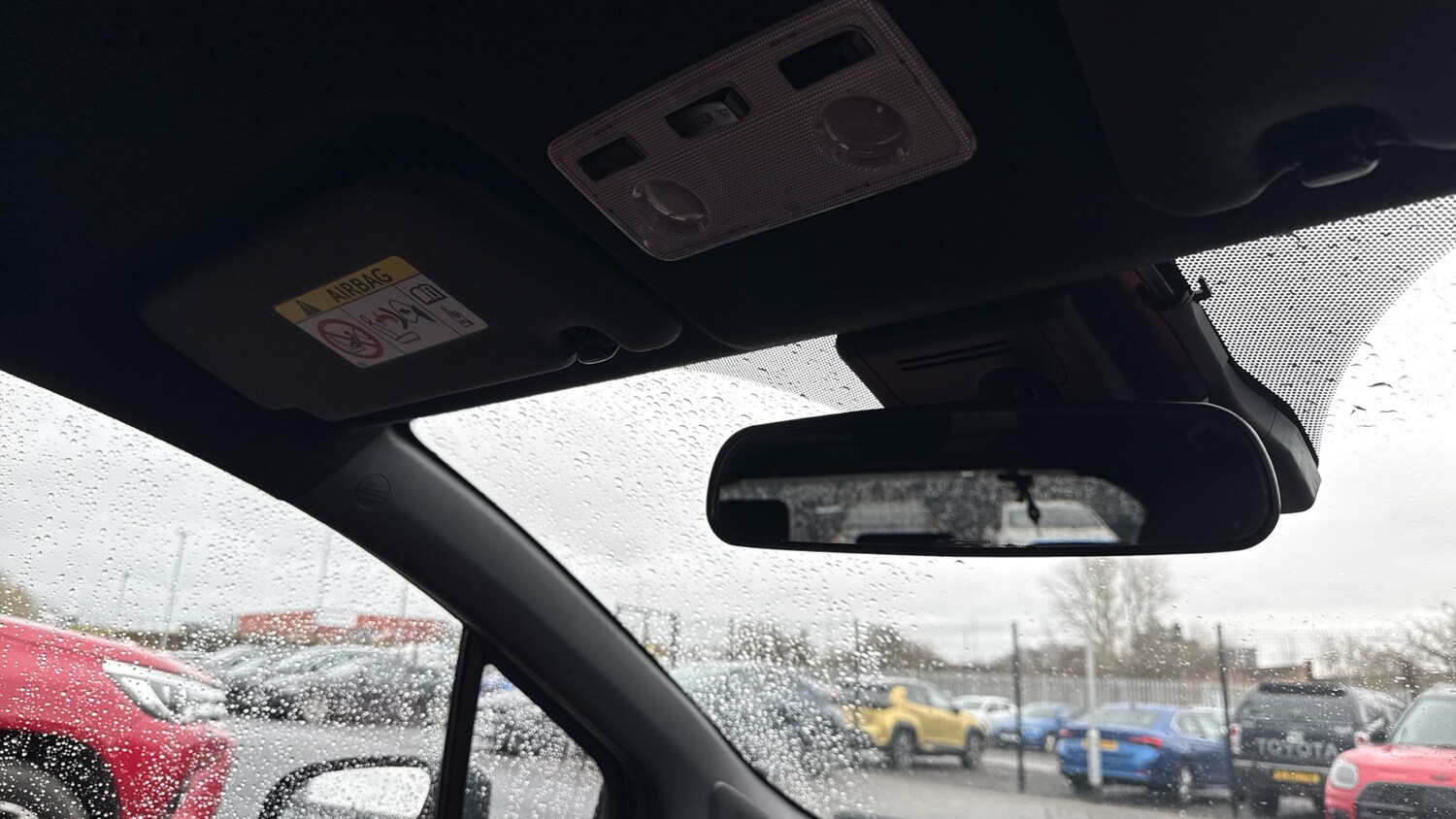 Used Toyota Yaris 2017 for sale - 77847615: Photo 25