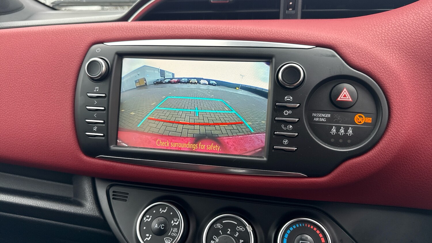 Used Toyota Yaris 2017 for sale - 77847615: Photo 31