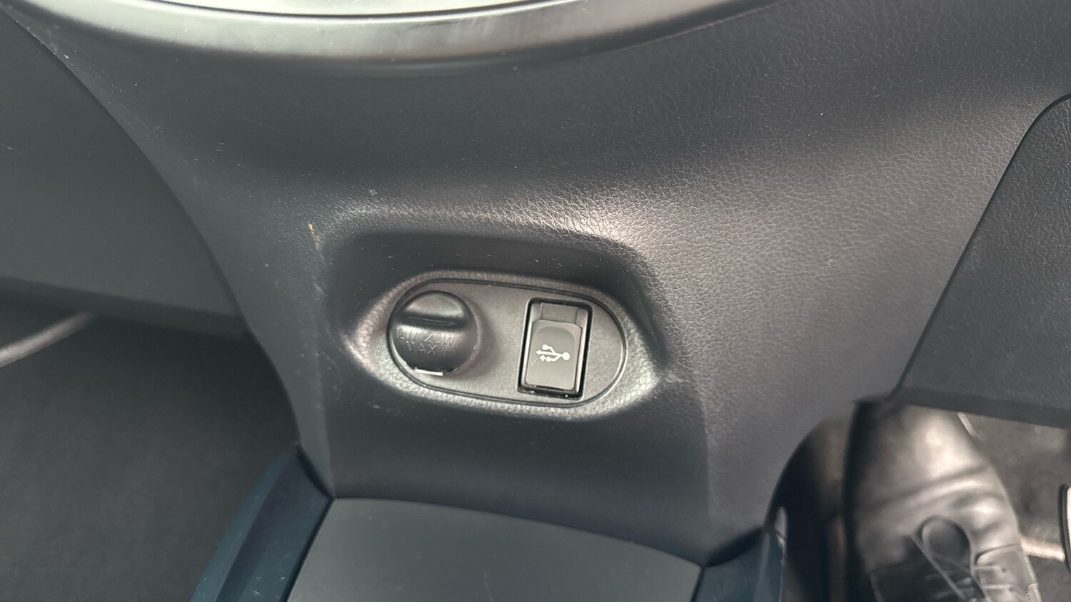 Used Toyota Yaris 2017 for sale - 77847615: Photo 32