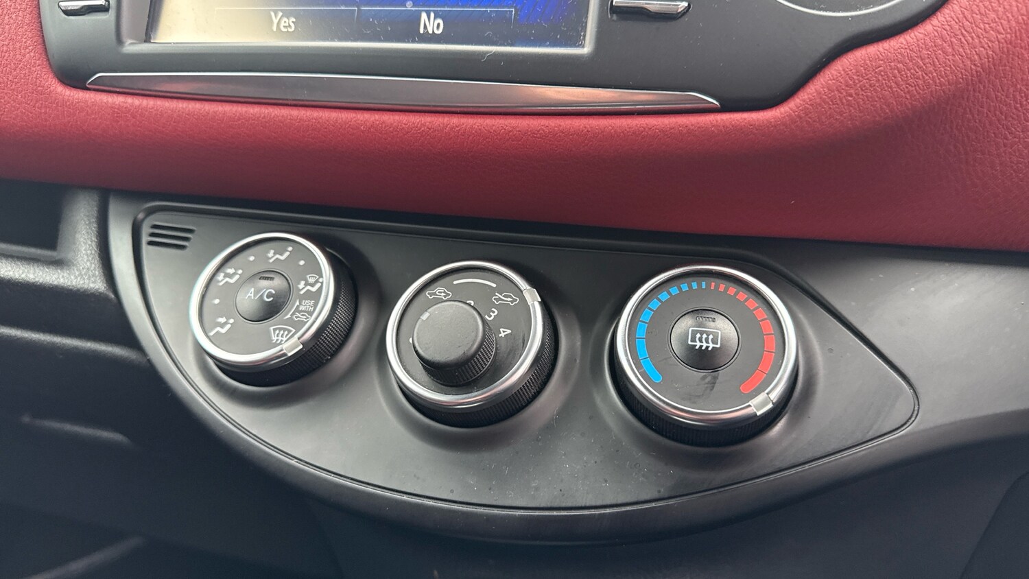 Used Toyota Yaris 2017 for sale - 77847615: Photo 33