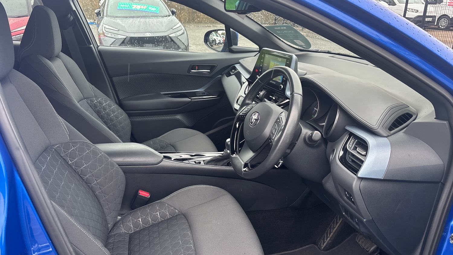 Used Toyota C-HR 2020 for sale - 76159870: Photo 11