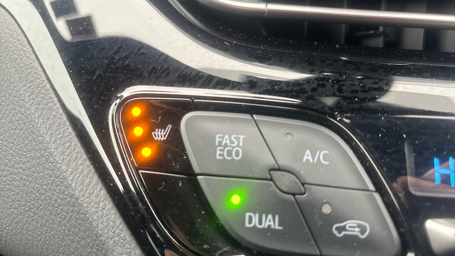 Used Toyota C-HR 2020 for sale - 76159870: Photo 44