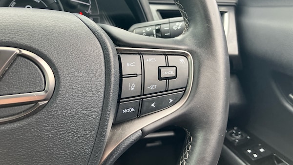 Used Lexus UX 2022 for sale - 75979045: Photo 32