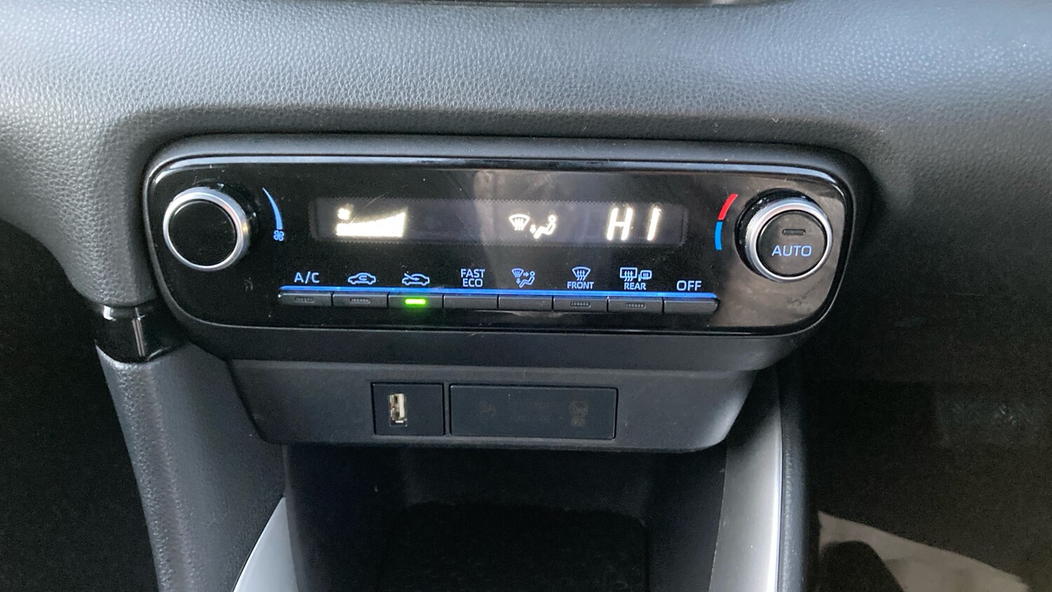 Used Toyota Yaris 2022 for sale - 77873157: Photo 31