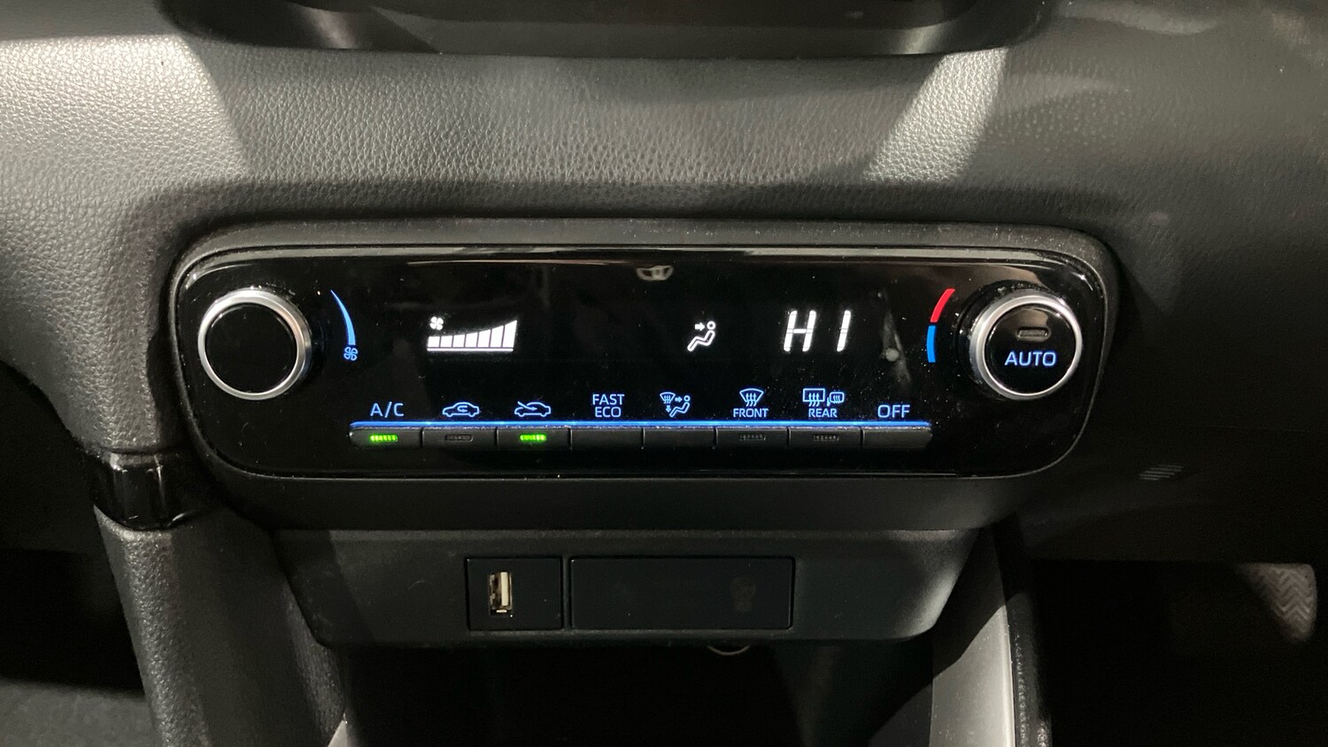 Used Toyota Yaris 2022 for sale - 76599854: Photo 26