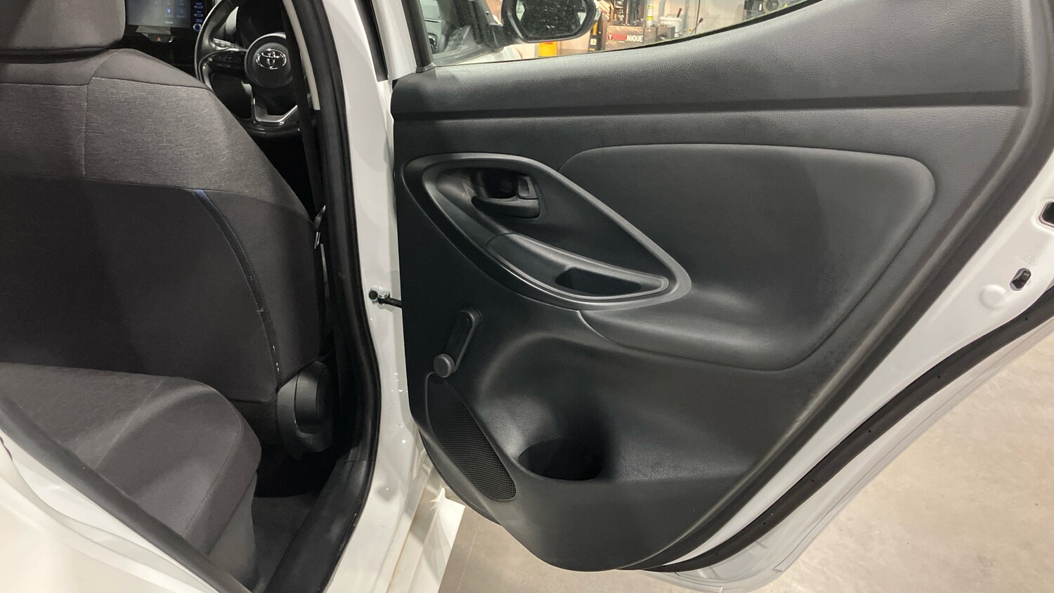 Used Toyota Yaris 2022 for sale - 76599854: Photo 37