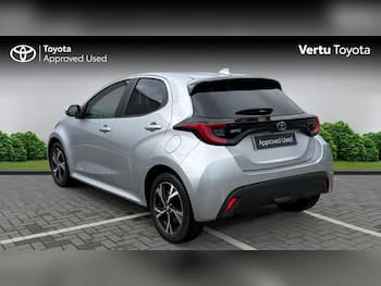 Used Toyota Yaris 2024 for sale - 79785249: Photo