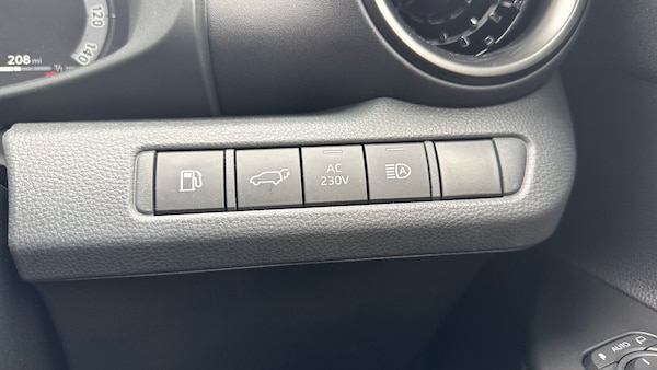 Used Toyota C-HR 2025 for sale - 75596030: Photo 41
