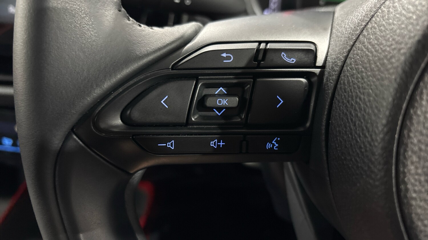 Used Toyota Aygo X 2023 for sale - 76643260: Photo 42