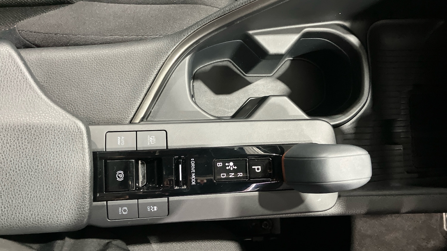 Used Toyota C-HR 2024 for sale - 77069256: Photo 25