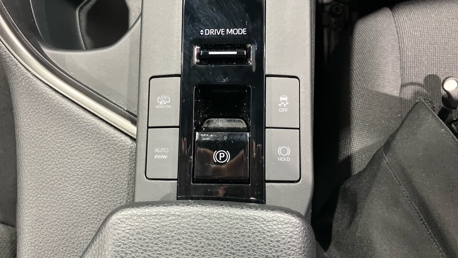 Used Toyota C-HR 2024 for sale - 77069256: Photo 26