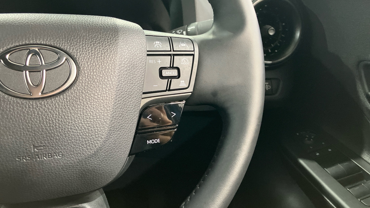 Used Toyota C-HR 2024 for sale - 77069256: Photo 29