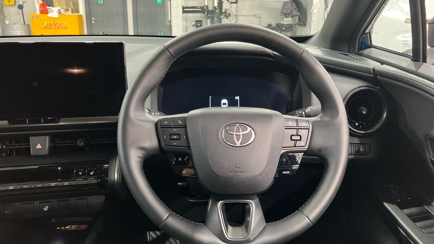 Used Toyota C-HR 2024 for sale - 77069256: Photo 6