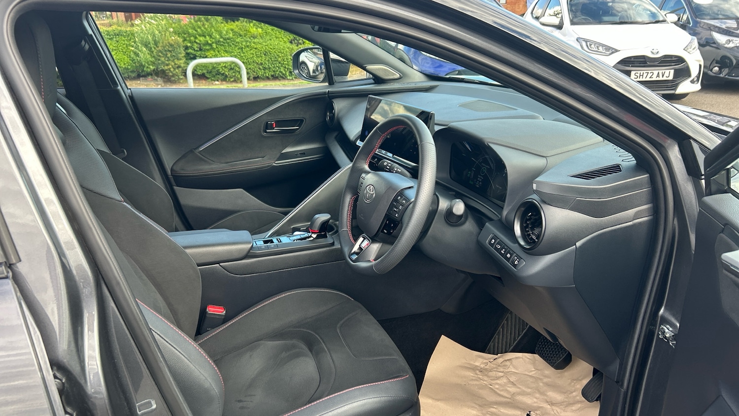 Used Toyota C-HR 2025 for sale - 76473956: Photo 11