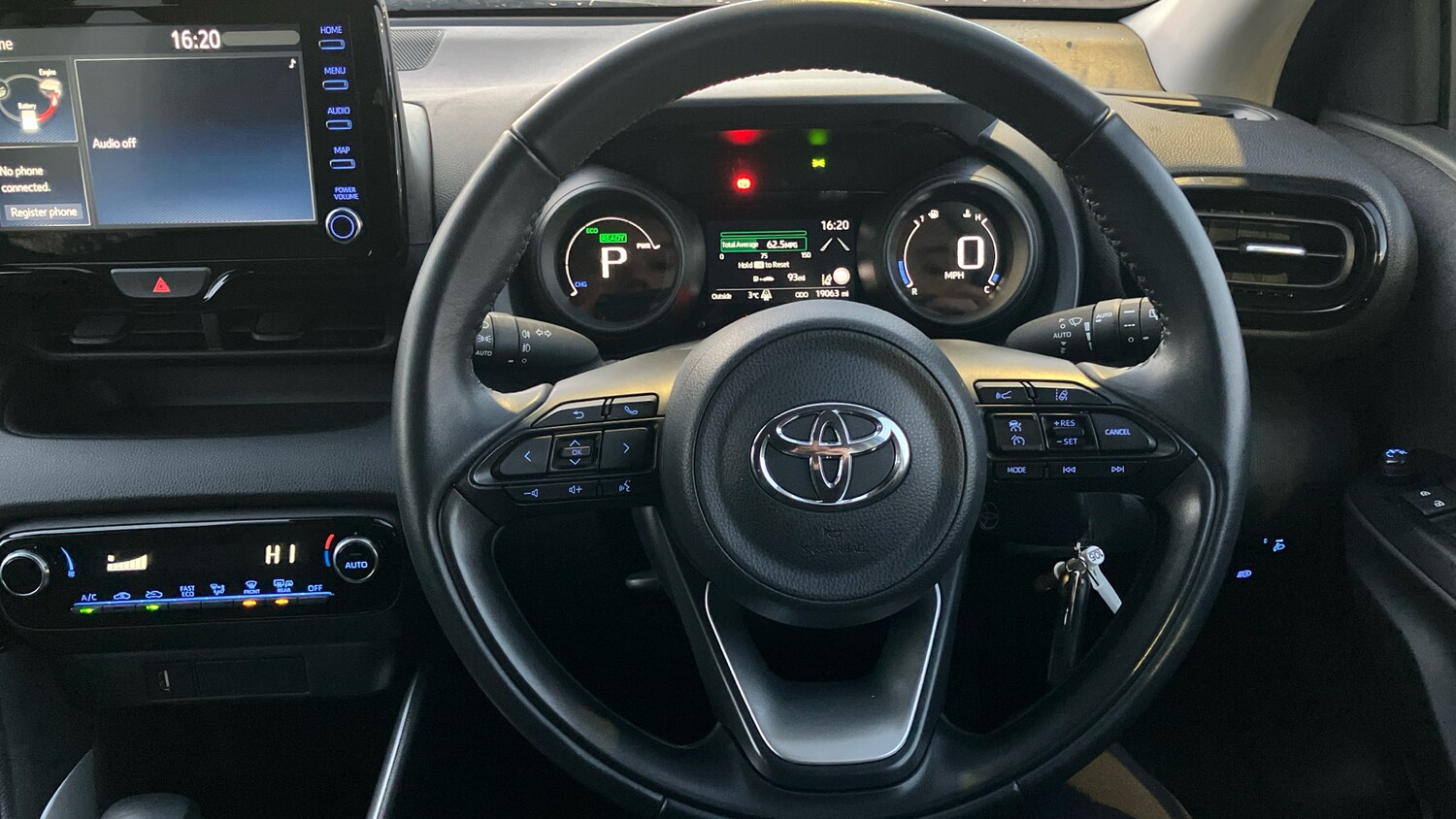 Used Toyota Yaris 2023 for sale - 76518438: Photo 8