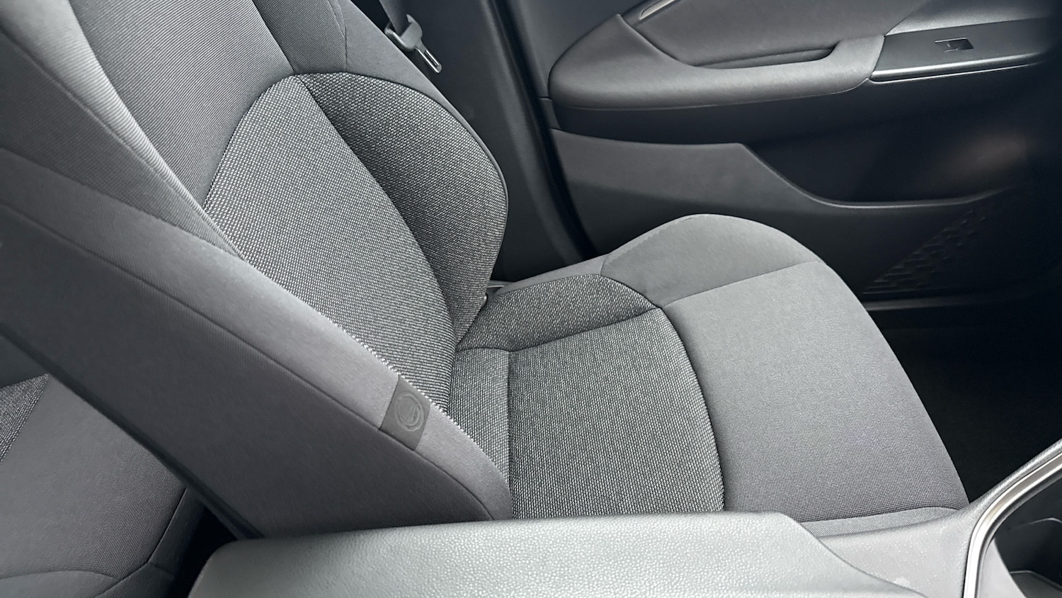 Used Toyota C-HR 2024 for sale - 76493763: Photo 47