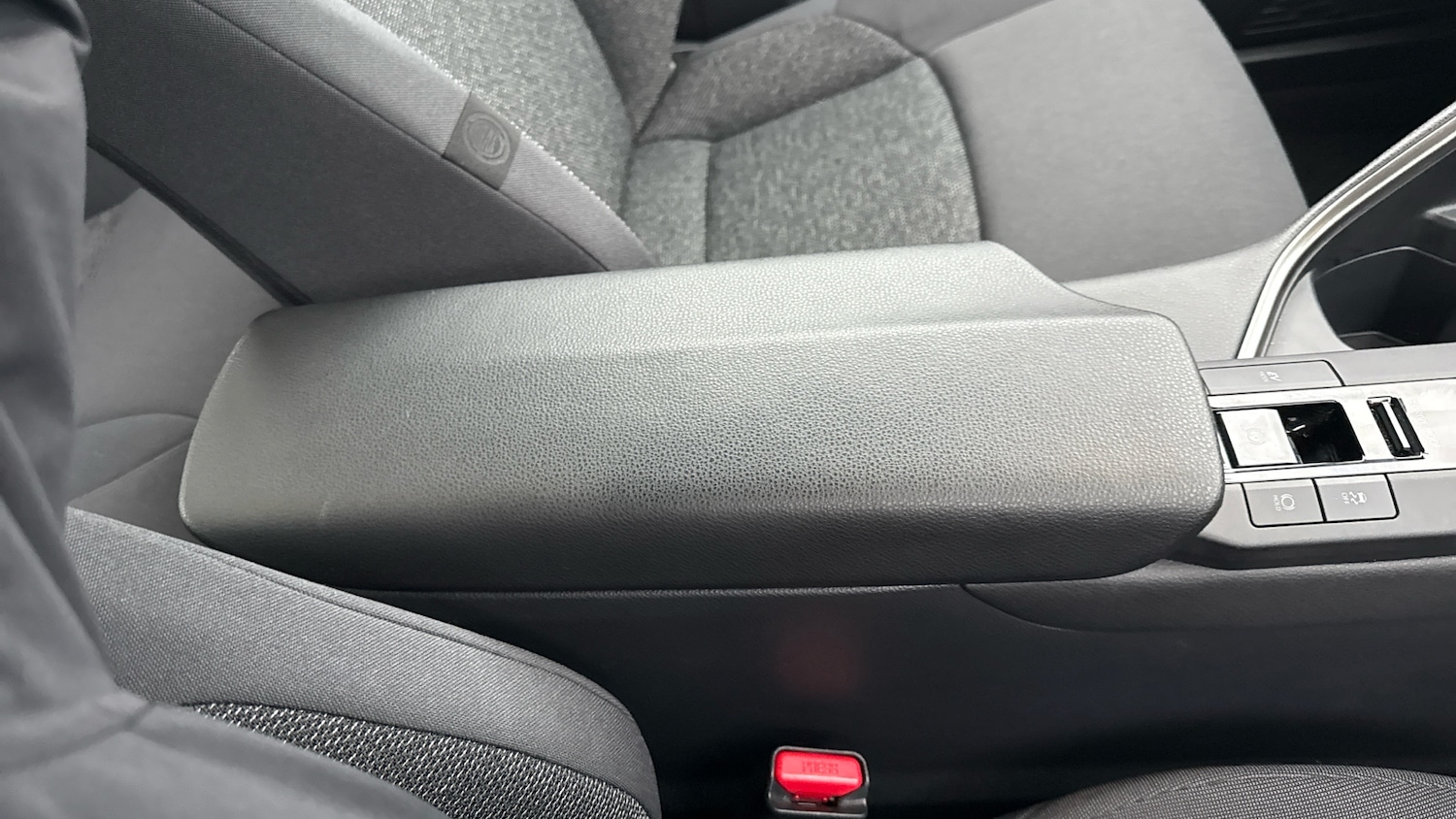 Used Toyota C-HR 2024 for sale - 76493763: Photo 49