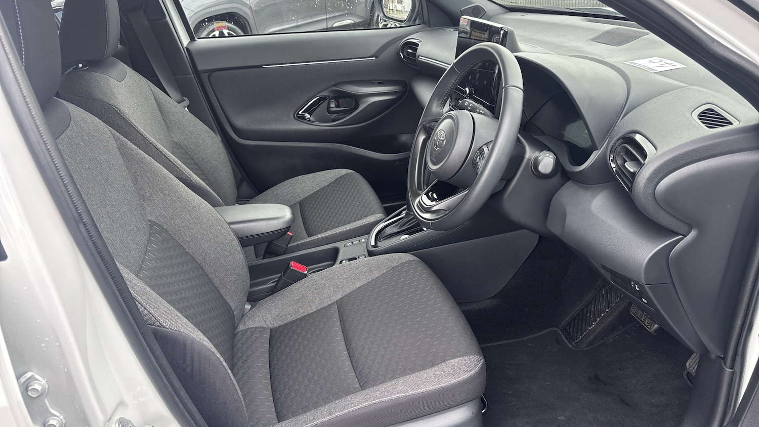 Used Toyota Yaris Cross 2024 for sale - 77763338: Photo 11