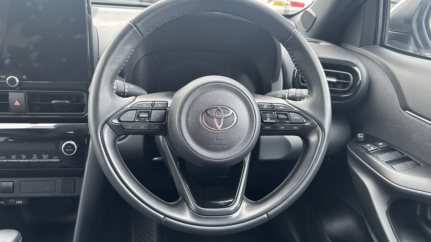 Used Toyota Yaris Cross 2024 for sale - 77763338: Photo 8