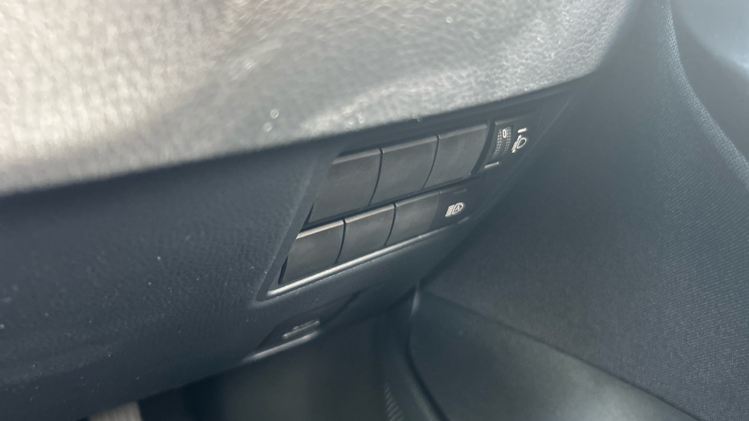 Used Toyota Yaris Cross 2024 for sale - 75972819: Photo 30