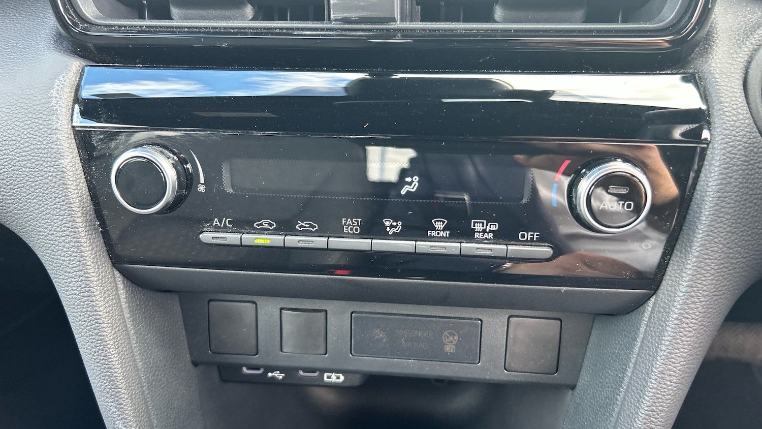 Used Toyota Yaris Cross 2024 for sale - 75972819: Photo 32