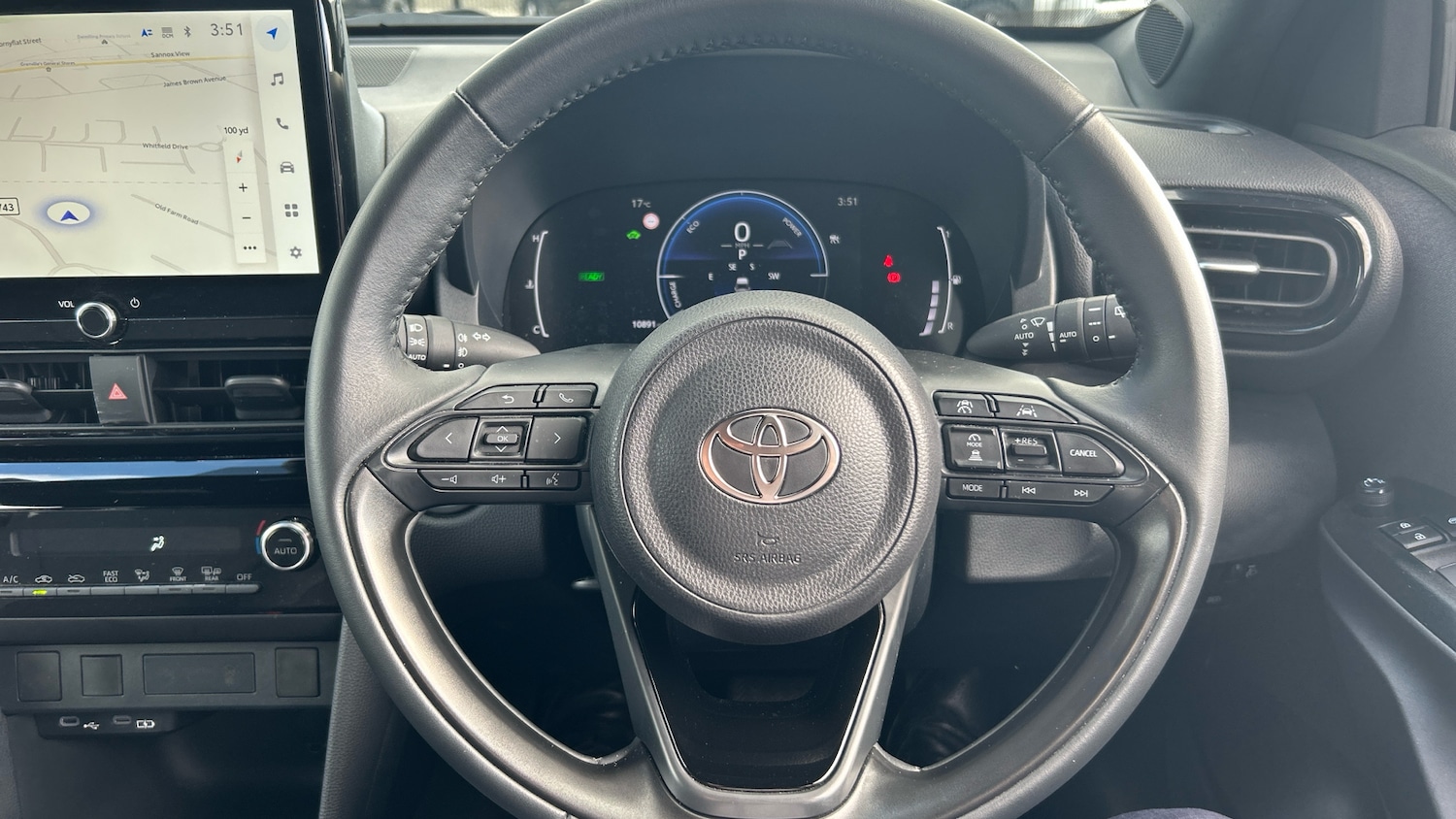 Used Toyota Yaris Cross 2024 for sale - 75972819: Photo 6