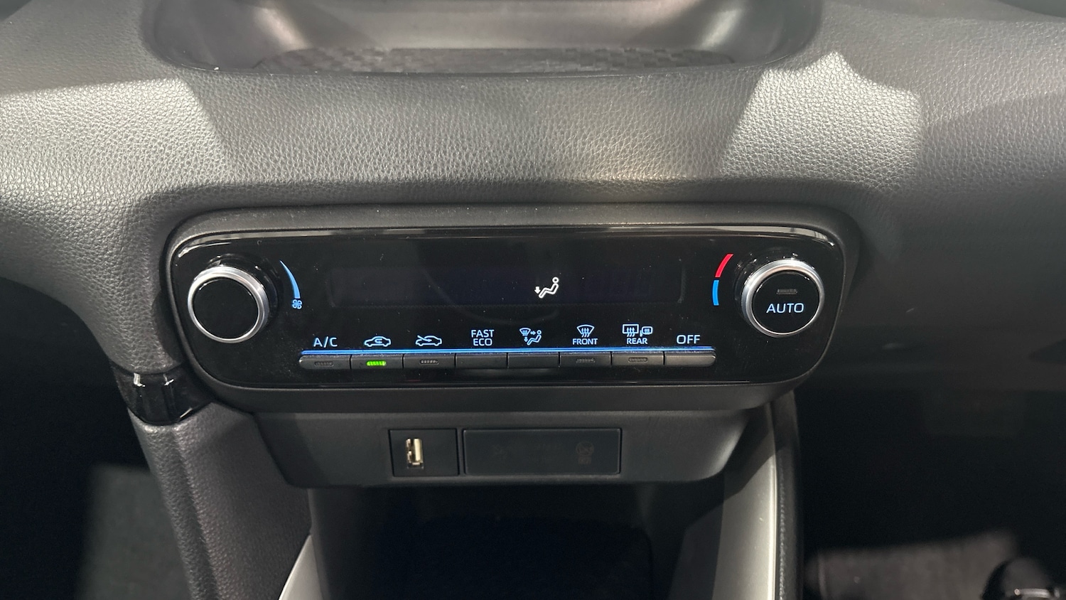 Used Toyota Yaris 2022 for sale - 77387863: Photo 29